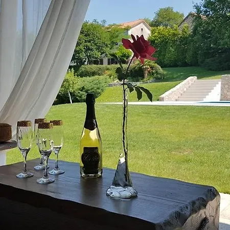 Poolhouse Roč